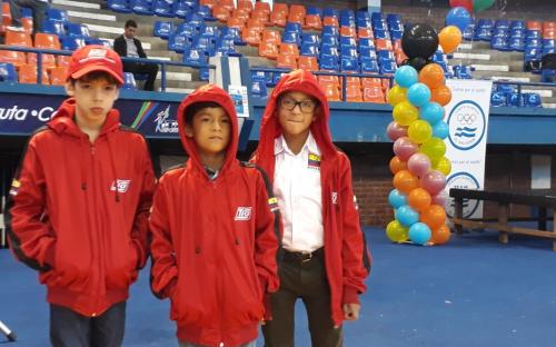 Apoyamos a niños ajedrecistas ecuatorianos